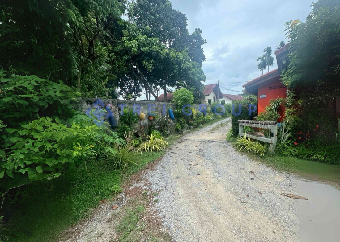 Small Land In Cozy Street Close To Bangrak Beach photo