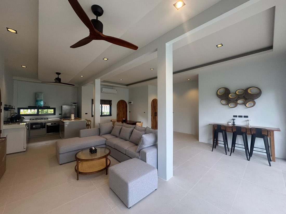 Prime Location Modern Tropical Villa City View photo