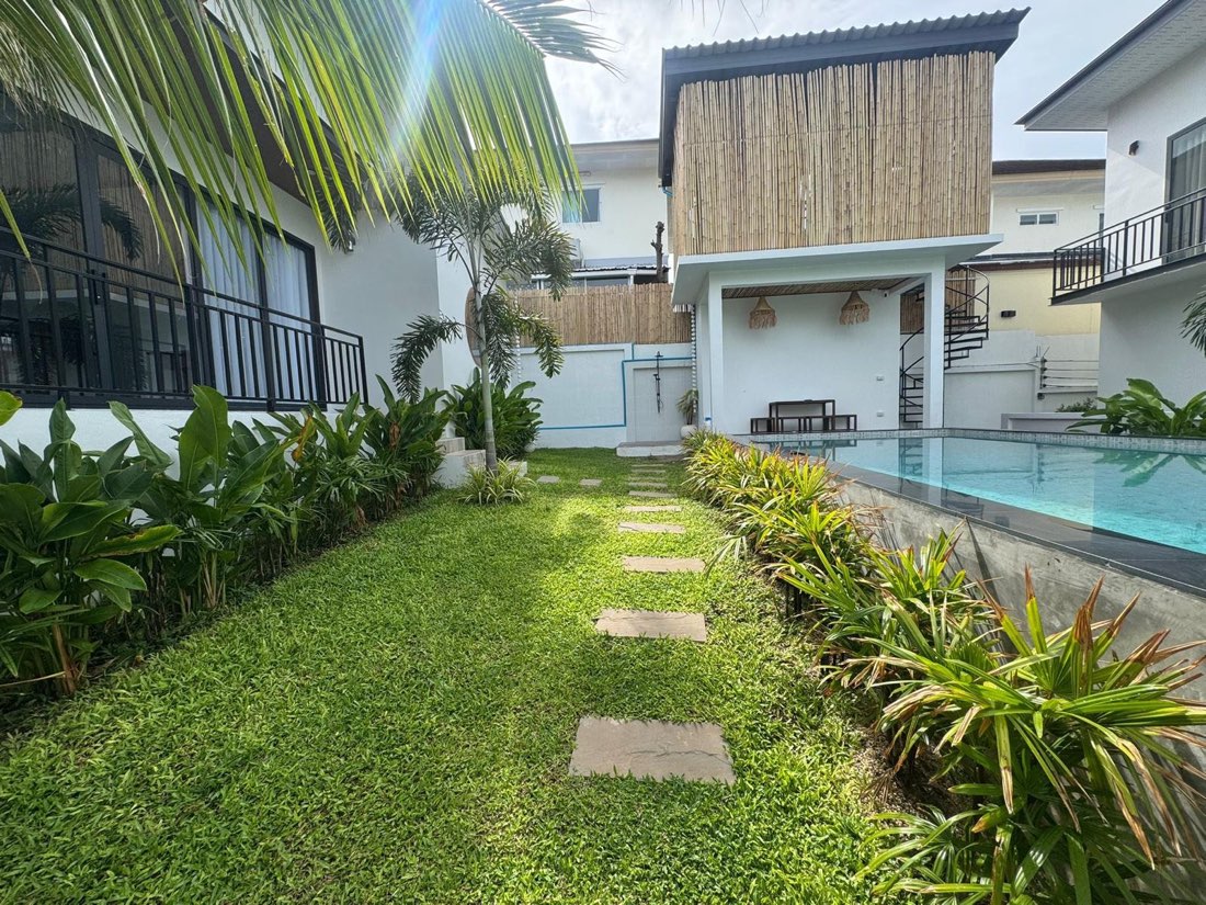 Prime Location Modern Tropical Villa City View photo