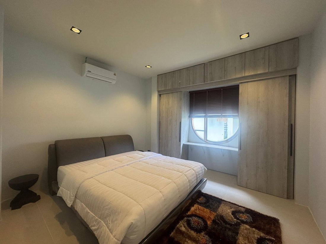 Prime Location Modern Tropical Villa City View photo